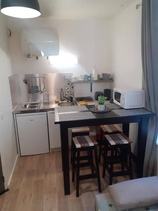 Charmant Petit Studio Au Coeur De Figeac Apartamento Exterior foto
