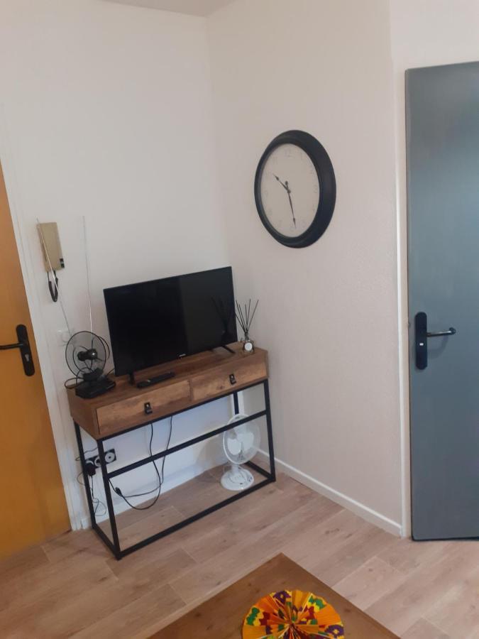 Charmant Petit Studio Au Coeur De Figeac Apartamento Exterior foto
