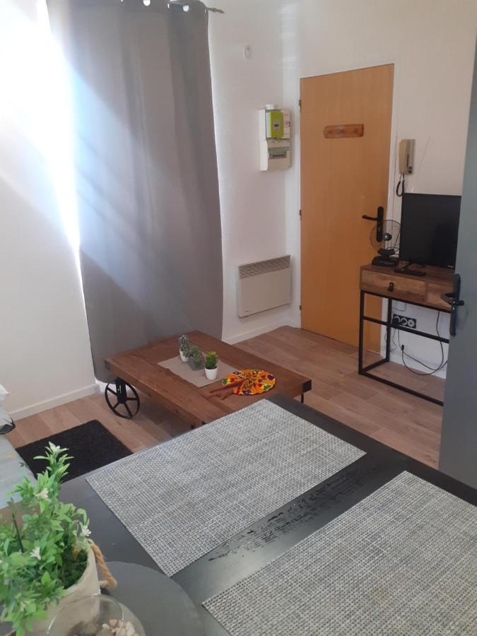 Charmant Petit Studio Au Coeur De Figeac Apartamento Exterior foto